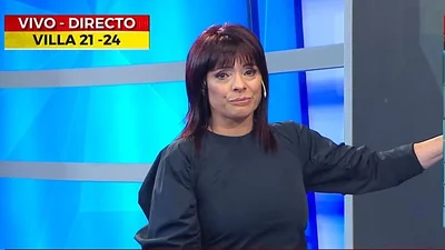 Conductora de Crónica TV se quebró en vivo al ver a niños en la calle con ojotas en el frío Conductora de Crónica TV se quebró en vivo al ver a niños en la calle con ojotas en el frío