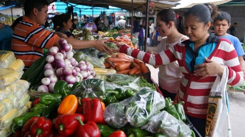 La canasta básica aumentó más del 56% de un año a otro