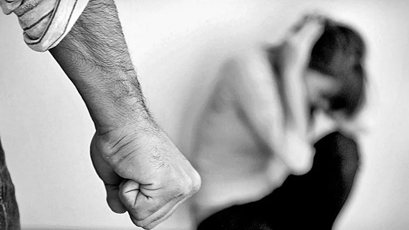 Doble maltrato: La echaron del Estado por pedir licencia por sufrir violencia de género