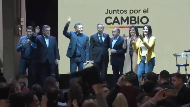 Macri cerró su acto en Córdoba con una canción que lo deja en evidencia