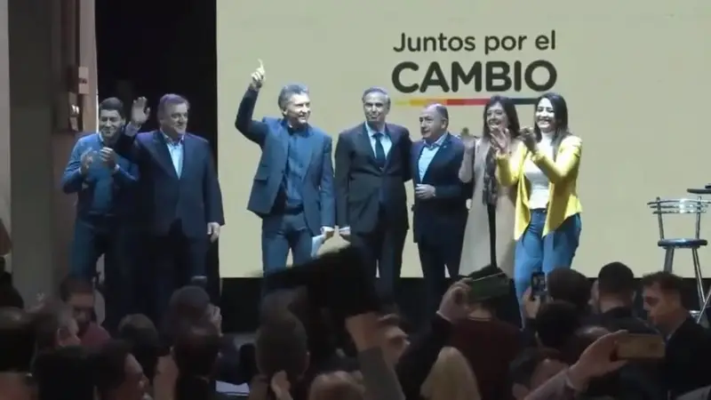 Macri cerró su acto en Córdoba con una canción que lo deja en evidencia