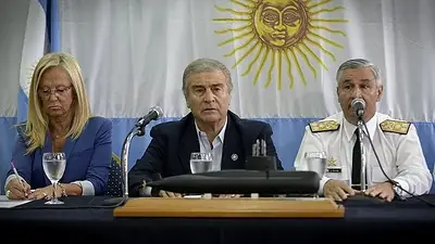 Familiar del ARA San Juan reveló un terrible encuentro con Aguad: "Nos gritaba y golpeaba la mesa" Familiar del ARA San Juan reveló un terrible encuentro con Aguad: "Nos gritaba y golpeaba la mesa"