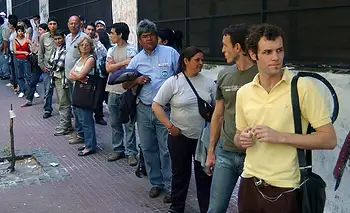 Llegar a fin de mes: 1,6 millones de personas tienen más de un empleo para sobrevivir | Crisis económica