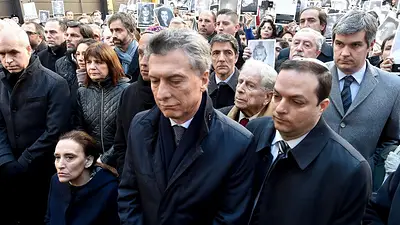 Atentado a la AMIA: Mauricio Macri firmó el decreto para declarar a Hezbollah como grupo terrorista Atentado a la AMIA: Mauricio Macri firmó el decreto para declarar a Hezbollah como grupo terrorista