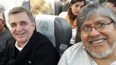 El insólito encuentro en un avión entre Negri y el 'Chino' Navarro El insólito encuentro en un avión entre Negri y el 'Chino' Navarro
