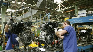 Tras 13 meses en caída, la actividad económica tuvo un pequeño rebote en mayo