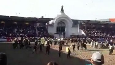 El video viral de gaucho corriendo a veganos en la exposición Rural