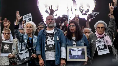 Santiago Maldonado: La Justicia decidió reabrir la causa y ahora apunta contra los gendarmes Santiago Maldonado: La Justicia decidió reabrir la causa y ahora apunta contra los gendarmes