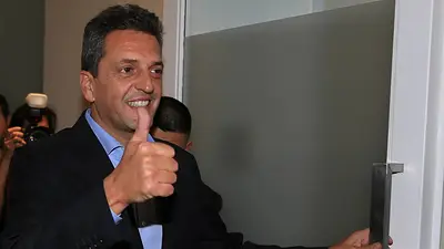 Crisis económica: las caras de Sergio Massa al escuchar las insólitas explicaciones de Guillermo Dietrich Crisis económica: las caras de Sergio Massa al escuchar las insólitas explicaciones de Guillermo Dietrich