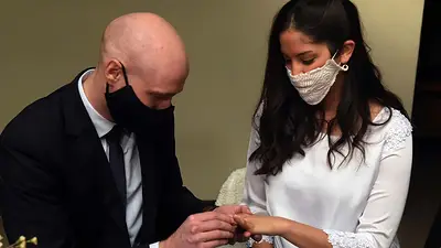 Primer casamiento en Argentina durante la cuarentena: cómo fue la particular ceremonia Primer casamiento en Argentina durante la cuarentena: cómo fue la particular ceremonia