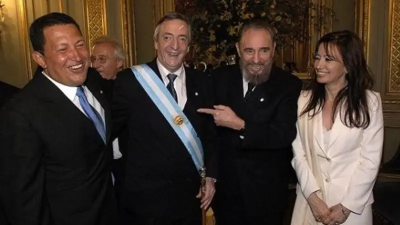 Fotos inéditas de Néstor Kirchner, Cristina Kirchner y Alberto Fernández revolucionan las redes sociales 