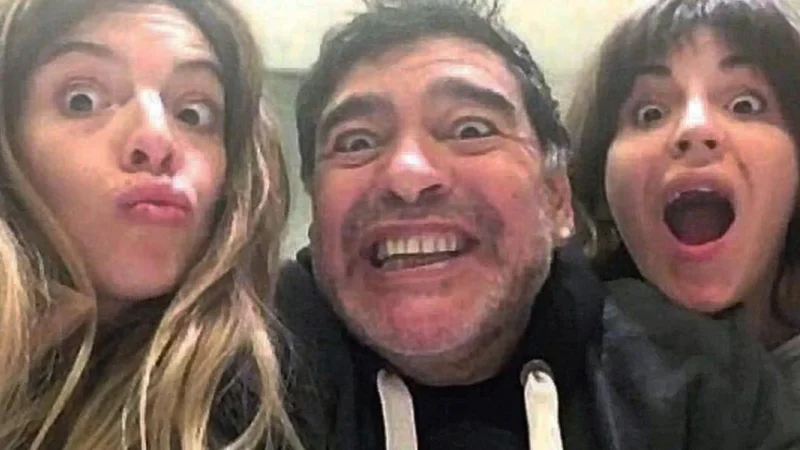Escándalo familiar: filtran audio de Diego Maradona destrozando a una de sus hijas