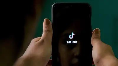 Anonymous pidió borrar TikTok: dice que es una aplicación de espionaje chino Anonymous pidió borrar TikTok: dice que es una aplicación de espionaje chino