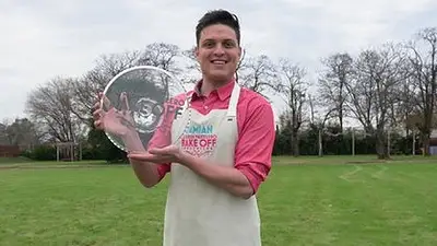 Escándalo en Bake Off: Tras el caso Samanta, un video compromete a Damián Pier Basile Escándalo en Bake Off: Tras el caso Samanta, un video compromete a Damián Pier Basile