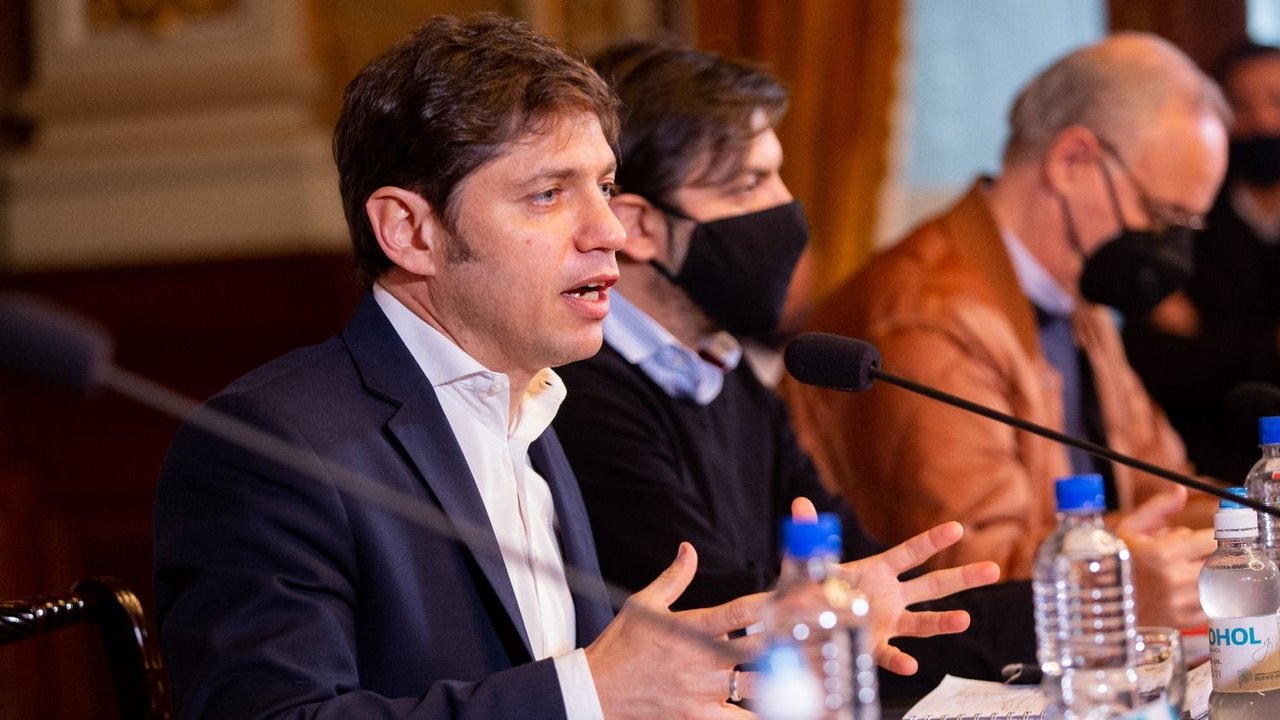Axel Kicillof anunció un paquete de medidas para regularizar el empleo público