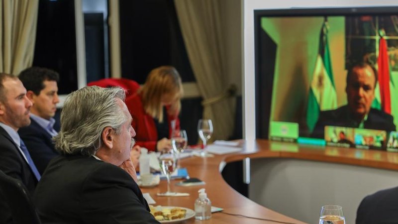 El Gobierno giró a las provincias 10 mil millones de pesos  del Tesoro Nacional y 49 millones de dólares en créditos no reembolsables 