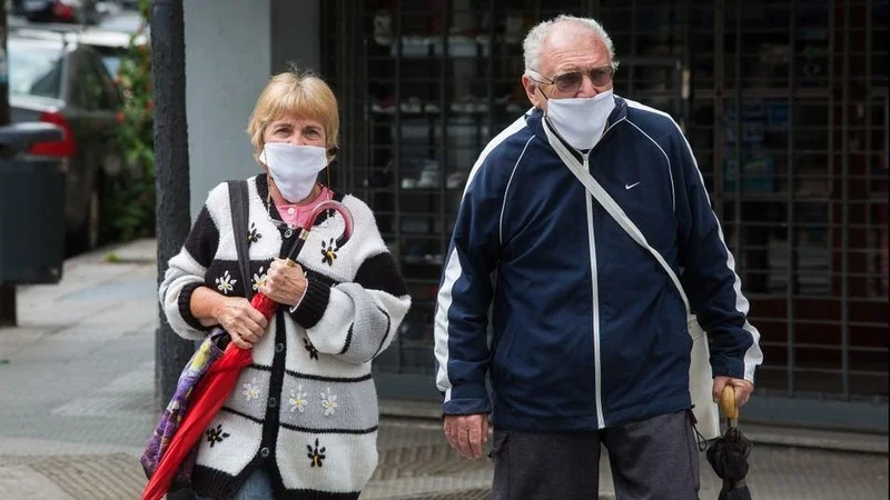 LA vacuna Sputnik V no presentó efectos adversos en los adultos mayores de 60 años. 