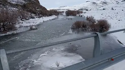 Las imágenes impactantes de un río congelado en la Patagonia Las imágenes impactantes de un río congelado en la Patagonia