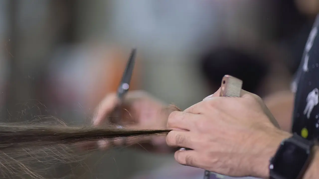El clavicut desflecado es el corte de pelo a la altura de la clavícula que suma volumen, movimiento y se adapta a distintos estilos.