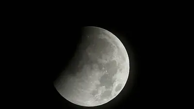 Detectan una extraña sustancia gelatinosa en el lado oscuro de la luna Detectan una extraña sustancia gelatinosa en el lado oscuro de la luna