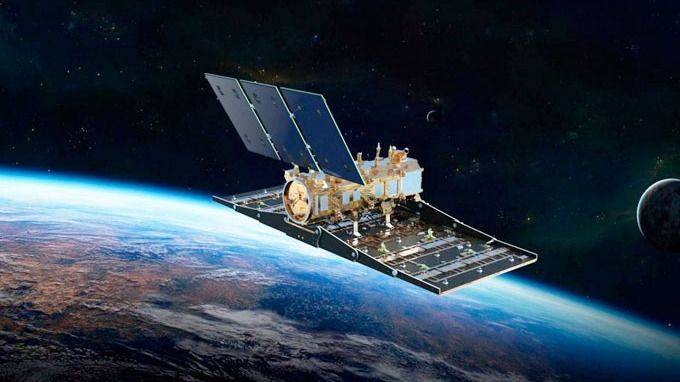 Francia hizo su primer ejercicio militar en el espacio | El Destape