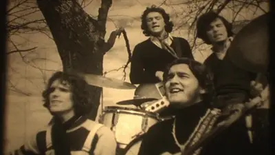 Increíble hallazgo: compartieron un video inédito de Almendra Increíble hallazgo: compartieron un video inédito de Almendra