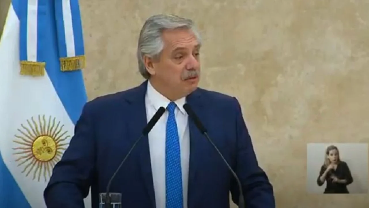 La emoción de Alberto Fernández al homenajear a las Fuerzas Armadas