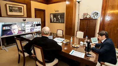 Kicillof se reunió con expertos para definir la nueva cuarentena Kicillof se reunió con expertos para definir la nueva cuarentena