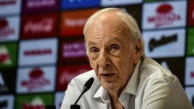 César Luis Menotti. César Luis Menotti.