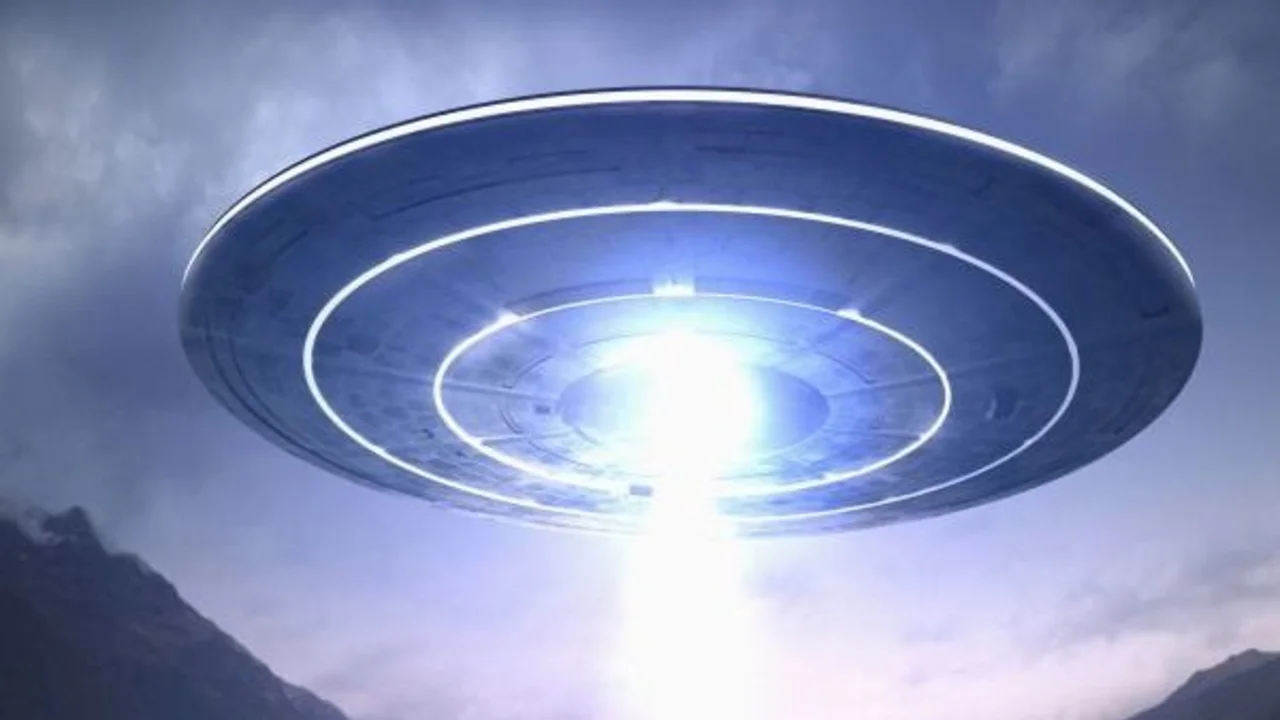 Filmaron un ovni en el cielo de San Juan