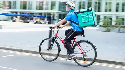 Narco menudeo: detienen a un "bici-dealer" que repartía marihuana y cocaína en bicicleta Narco menudeo: detienen a un "bici-dealer" que repartía marihuana y cocaína en bicicleta