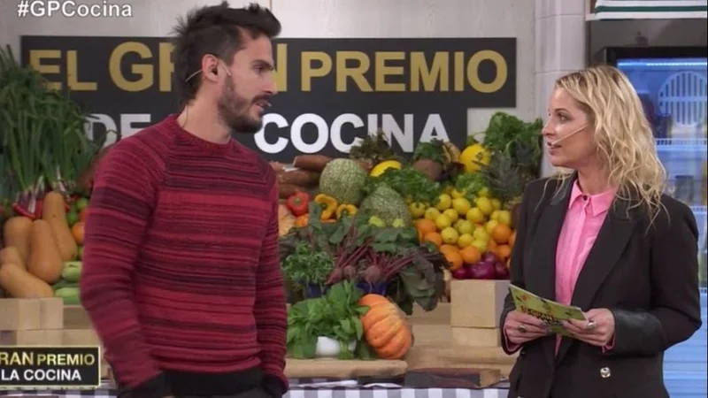 Carina Zampini y un picante coqueteo a Juan Marconi con voz seductora