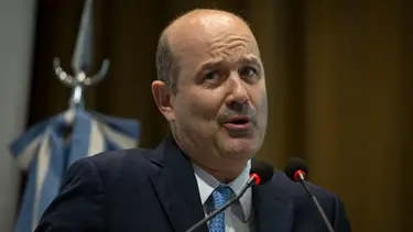 Increíble pero real: ahora Sturzenegger critica el endeudamiento 