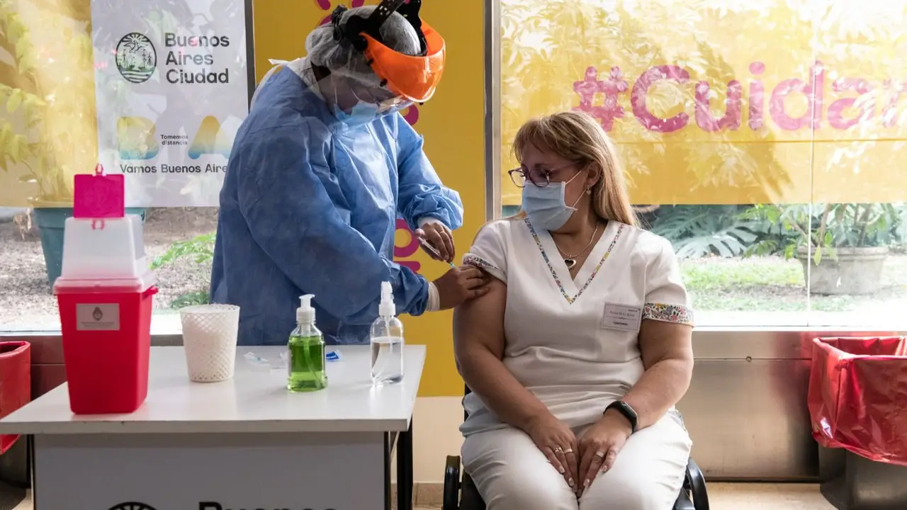 CABA comienza a probar la combinación de vacunas contra el COVID-19