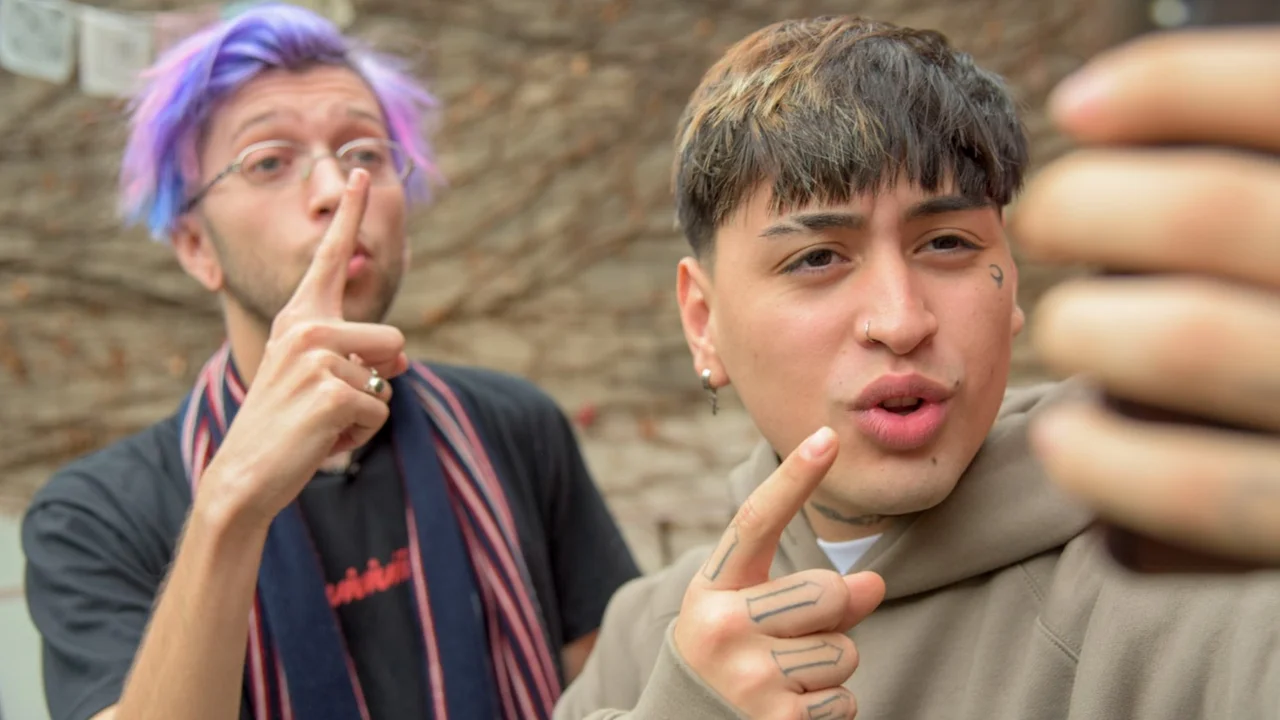 Tiago PZK y Bhavi, jurados de una competencia de rap contra el bullying y el grooming