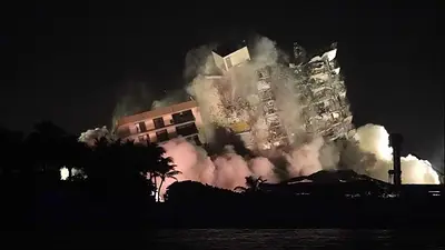 Derrumbe en Miami: el video de la demolición de lo que quedó del edificio Derrumbe en Miami: el video de la demolición de lo que quedó del edificio