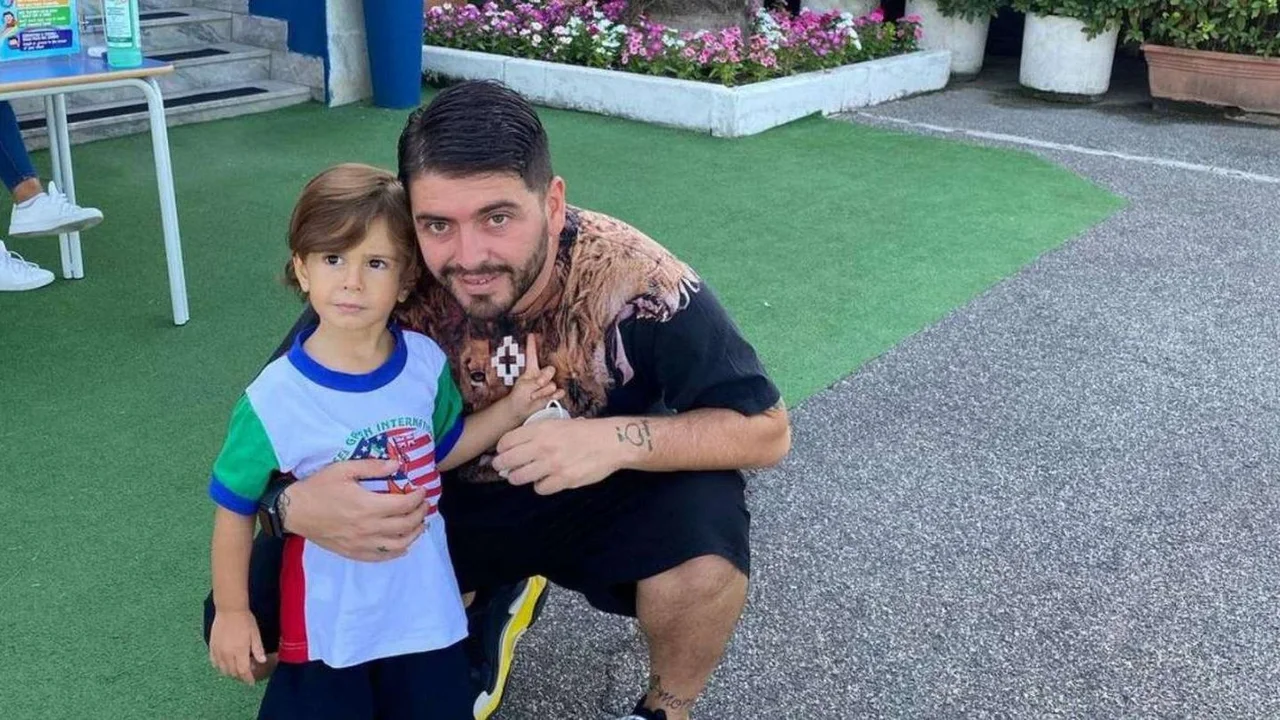 Diego Maradona Jr subió un video besando a su hijo en la boca y recibió fuertes críticas