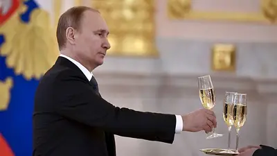 Insólita disputa entre Francia y Rusia por el etiquetado del champán Insólita disputa entre Francia y Rusia por el etiquetado del champán
