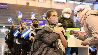 Vacuna contra el COVID-19: más del 65% de la población mayor de 18 años recibió al menos una dosis Vacuna contra el COVID-19: más del 65% de la población mayor de 18 años recibió al menos una dosis