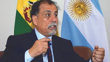 Armas a Bolivia: al embajador de Macri le ordenaron quedarse hasta el golpe