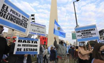 Imperativos neoliberales: de la felicidad al odio | Neoliberalismo