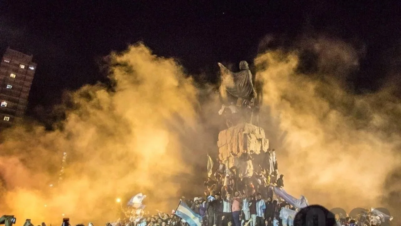 Diego Maradona, festejos, humo, cielo, Copa América