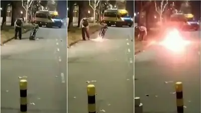 Video: un joven prendió fuego su moto para que no se la llevara la Policía Video: un joven prendió fuego su moto para que no se la llevara la Policía