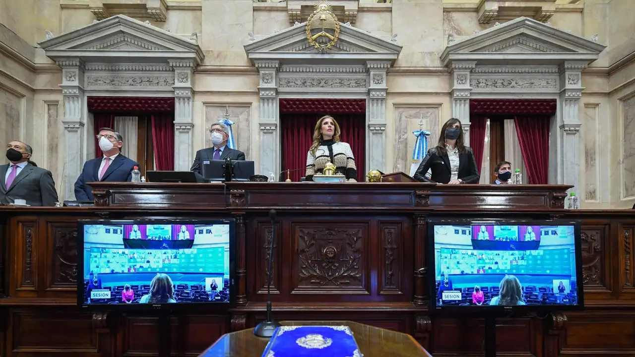 Vacunas COVID Moderna: el Senado aprobó el DNU y el Gobierno espera las dosis