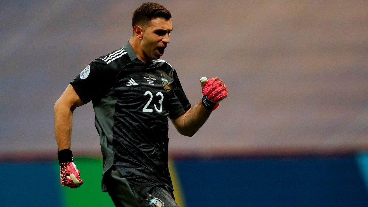 Dibu Martínez confesó que fue tentado por otra Selección antes de la Copa América