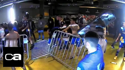 Escándalo tras la eliminación de Boca: gas pimienta e incidentes con jugadores Escándalo tras la eliminación de Boca: gas pimienta e incidentes con jugadores