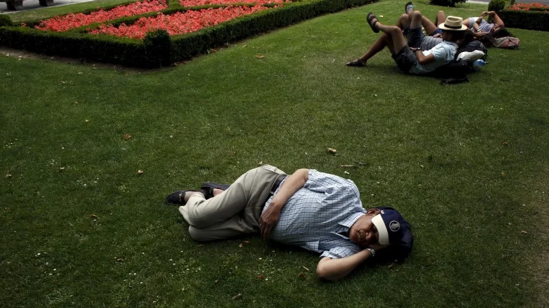Teleoperadores españoles acuerdan respetar la hora de la siesta