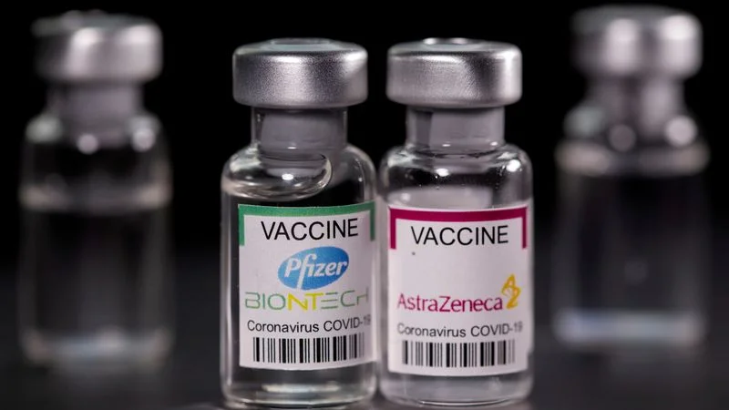 Dos dosis de las vacunas Pfizer o AstraZeneca son efectivas contra la variante Delta del COVID-19