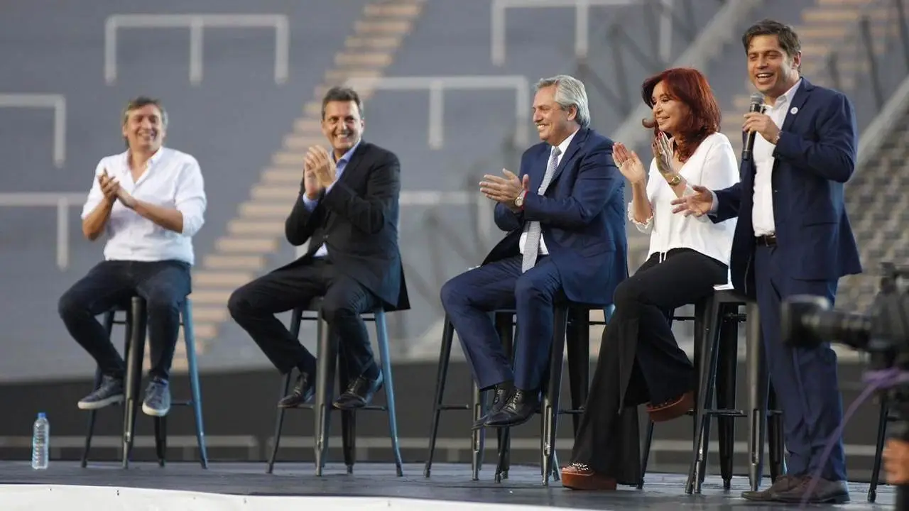 Avales y piso de las PASO en Provincia, ejes de la controversia en el Frente de Todos, que cambia de nombre