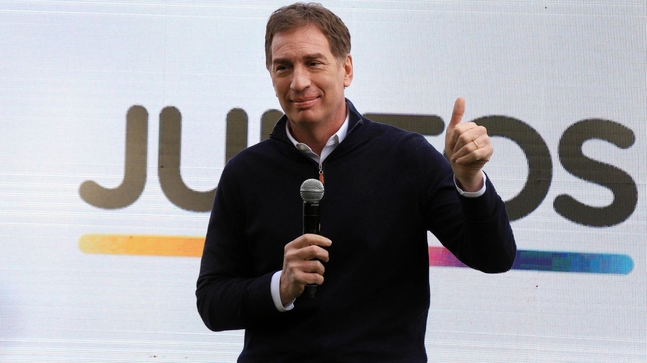 Con el respaldo de intendentes del PRO y la UCR, Santilli lanzó su candidatura a gobernador
